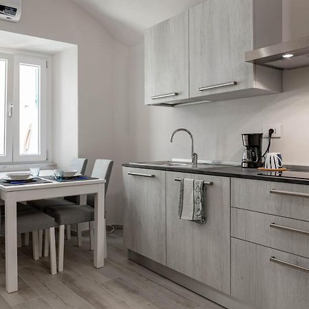 Ferienwohnung H11 Piccola Perla A Un Passo Dal Mare Santo Stefano al Mare Exterior foto